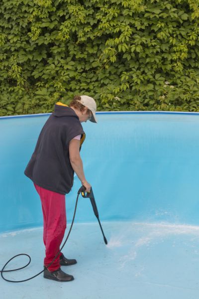 Cost of Pool Pressure Washing in Broken Arrow